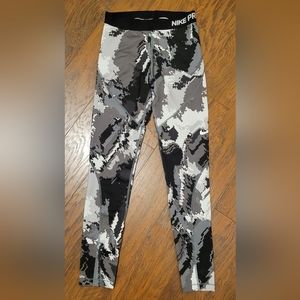 Nike Women's Hypertherm leggings